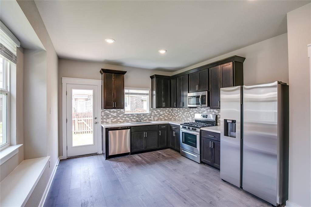 601 Dusky Sap Ln #d Property Photo 4