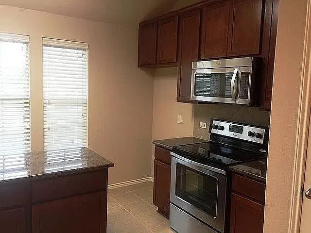 520 S Brook Dr Property Photo 4