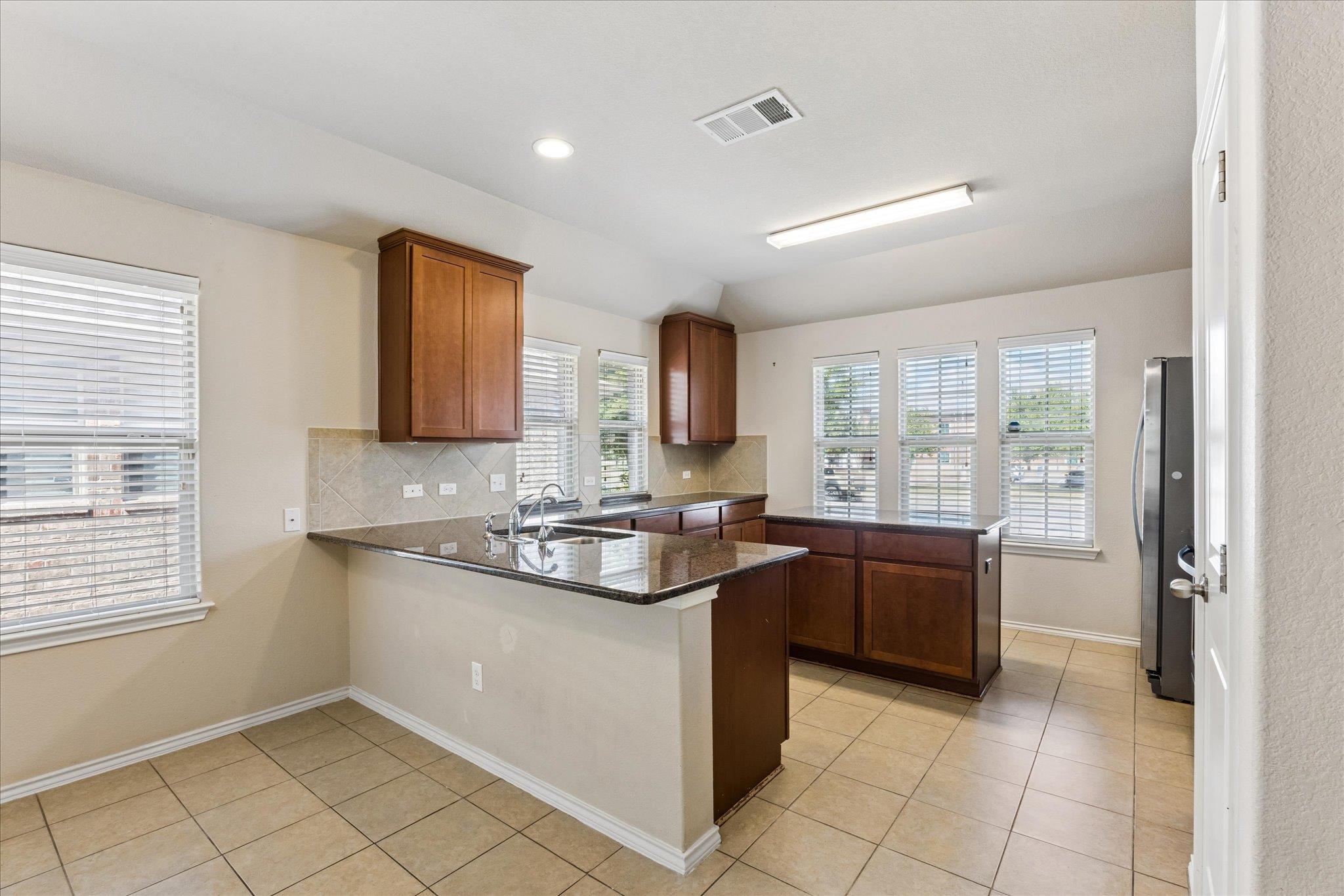 520 S Brook Dr Property Photo 4