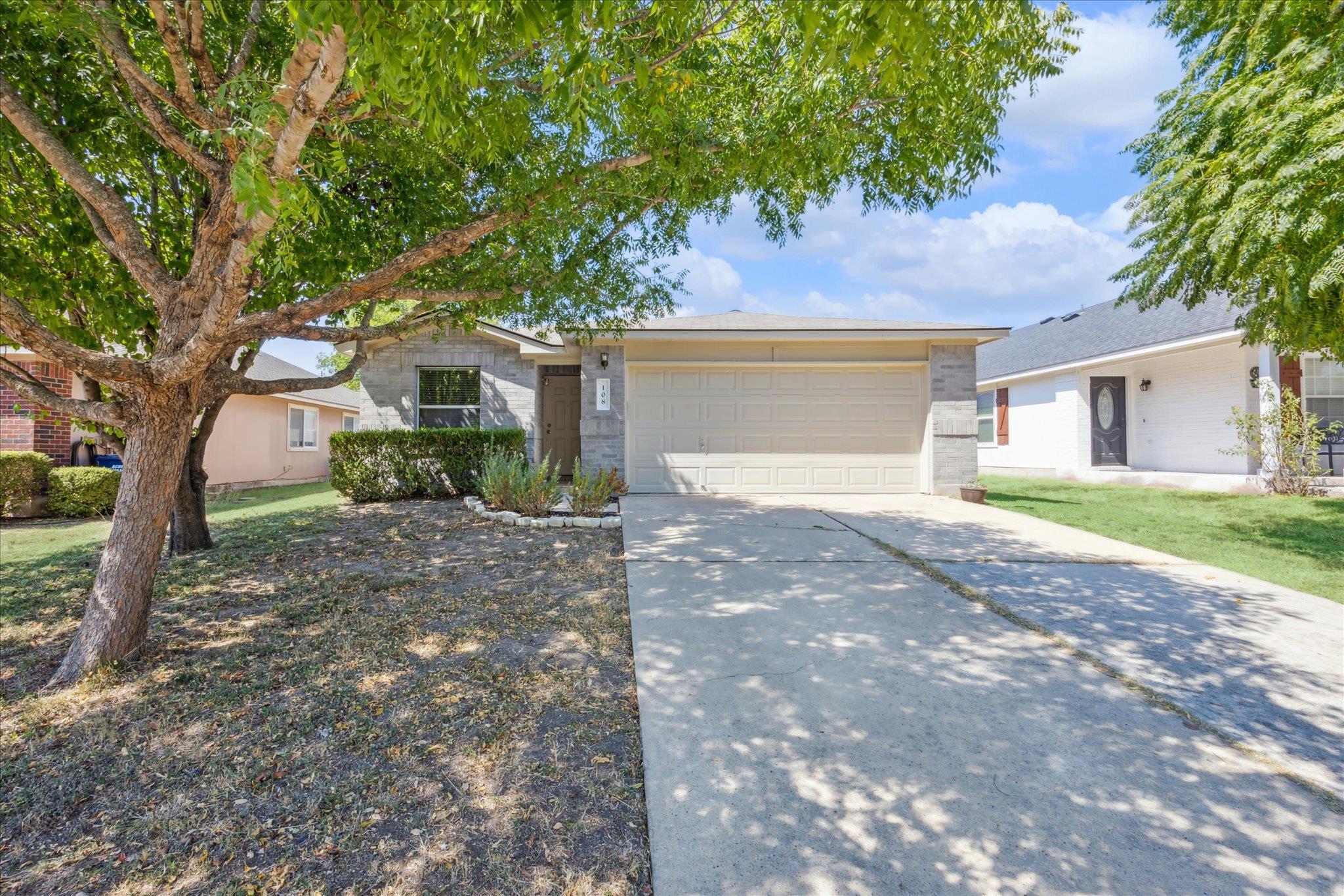 108 Loryn Dr Property Photo 1