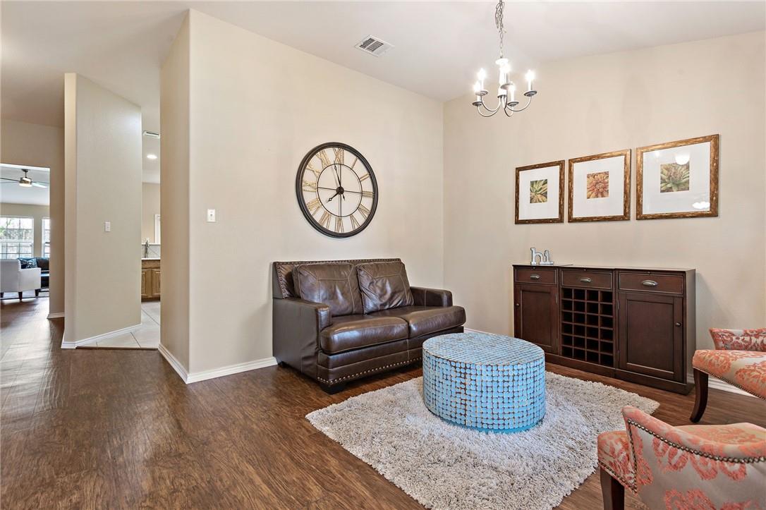 3912 Links Ln Property Photo 11