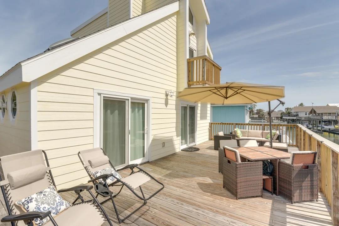 16525 Jamaica Cove Rd Property Photo 1