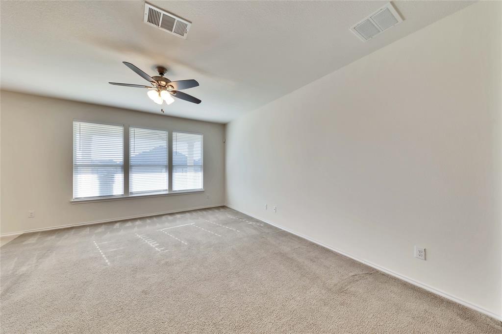 13800 Montpelier St Property Photo 6