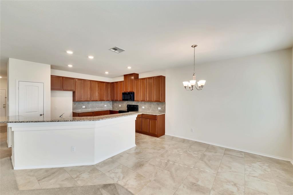 13800 Montpelier St Property Photo 10