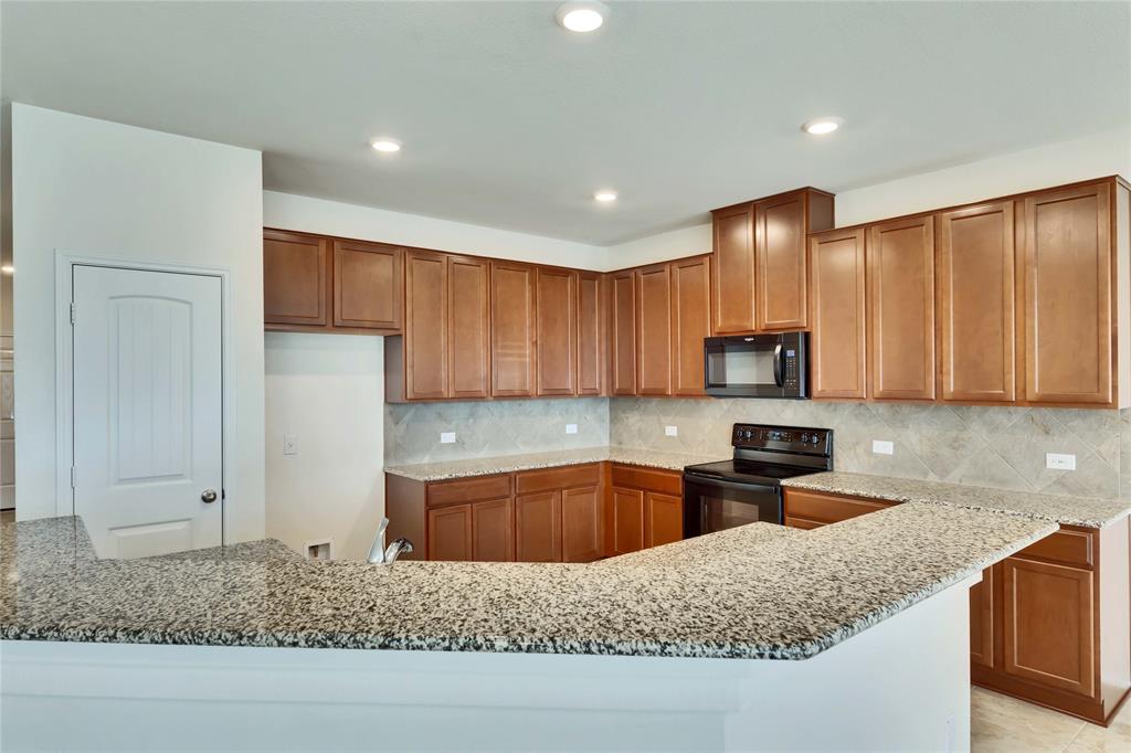 13800 Montpelier St Property Photo 11