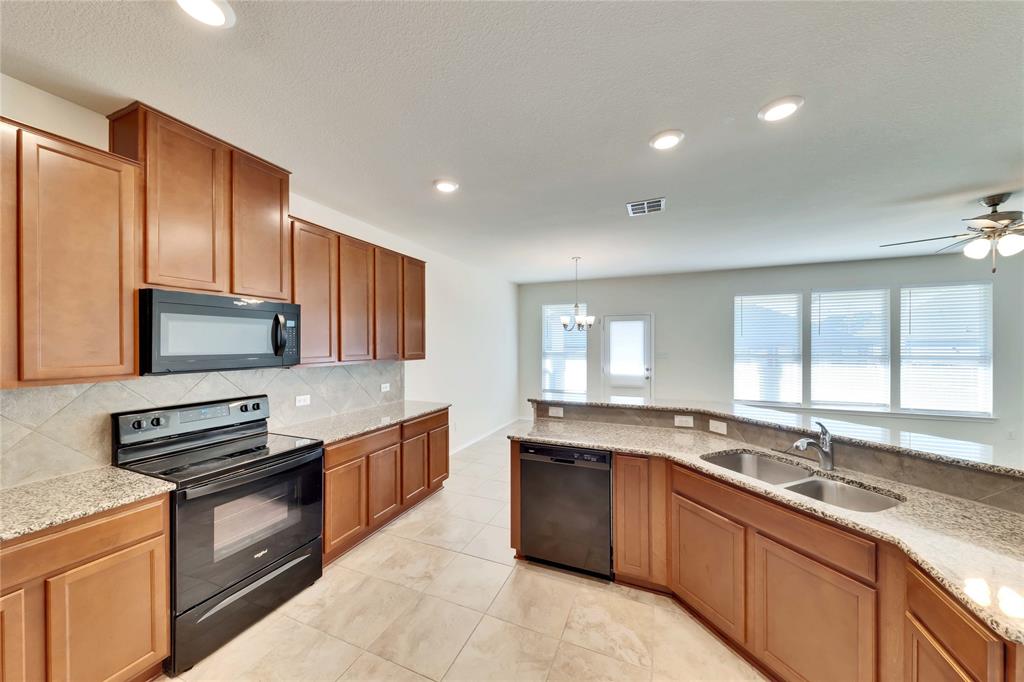 13800 Montpelier St Property Photo 14