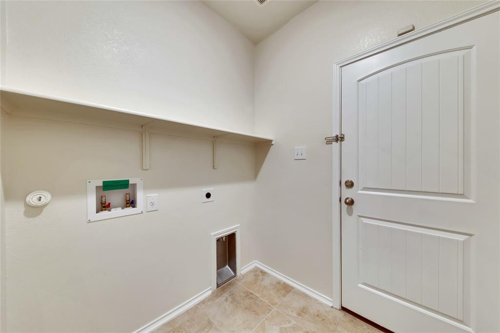 13800 Montpelier St Property Photo 21