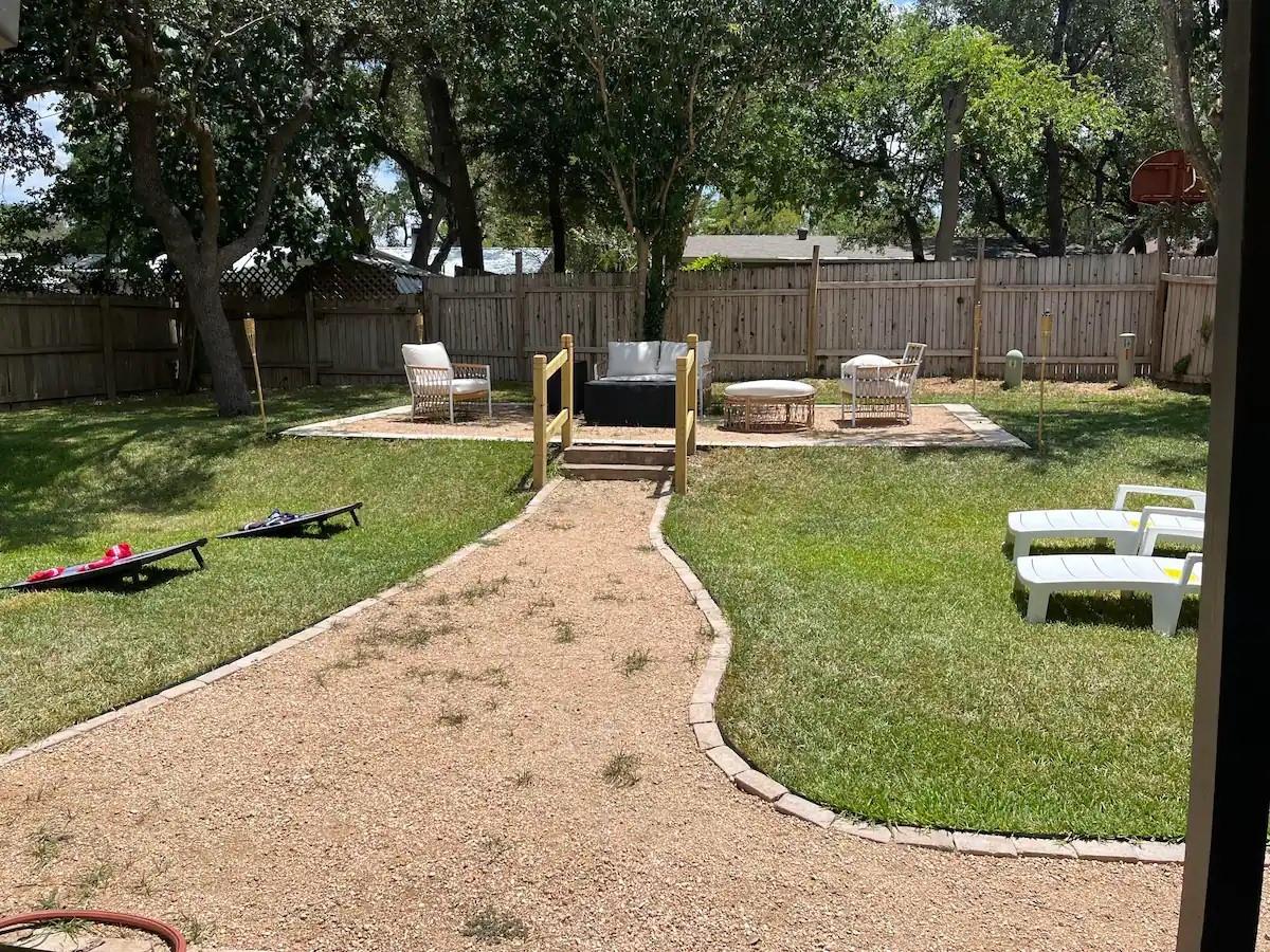 7009 Whispering Oaks Dr Property Photo 18