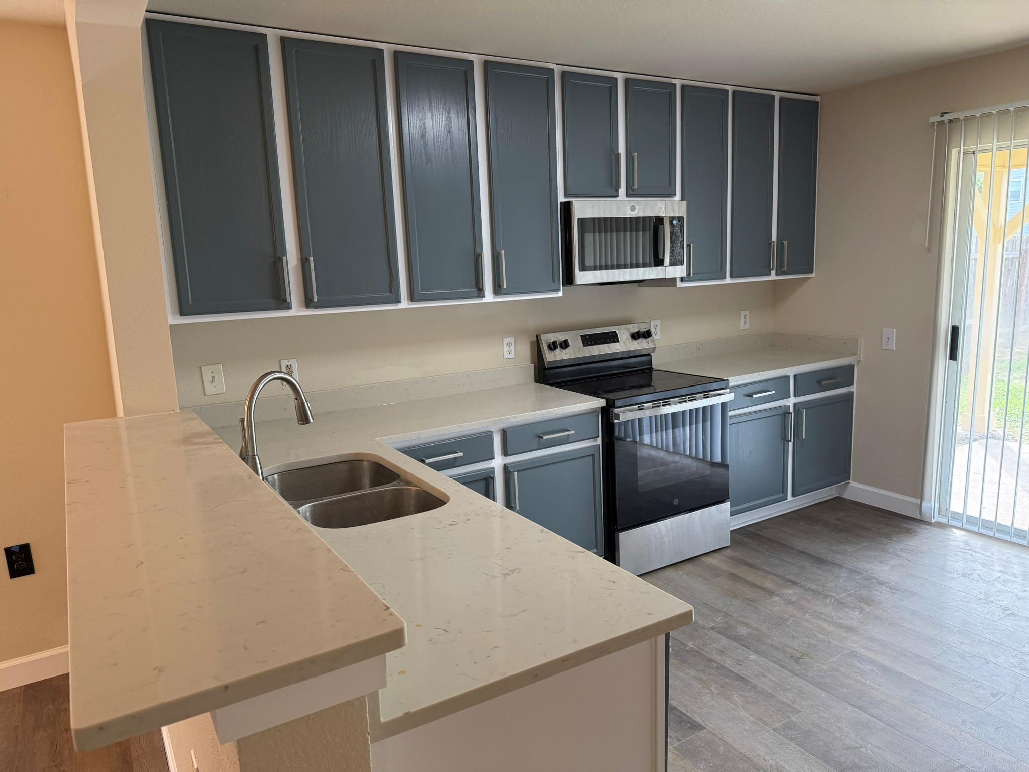 1608 Anise Dr Property Photo 2