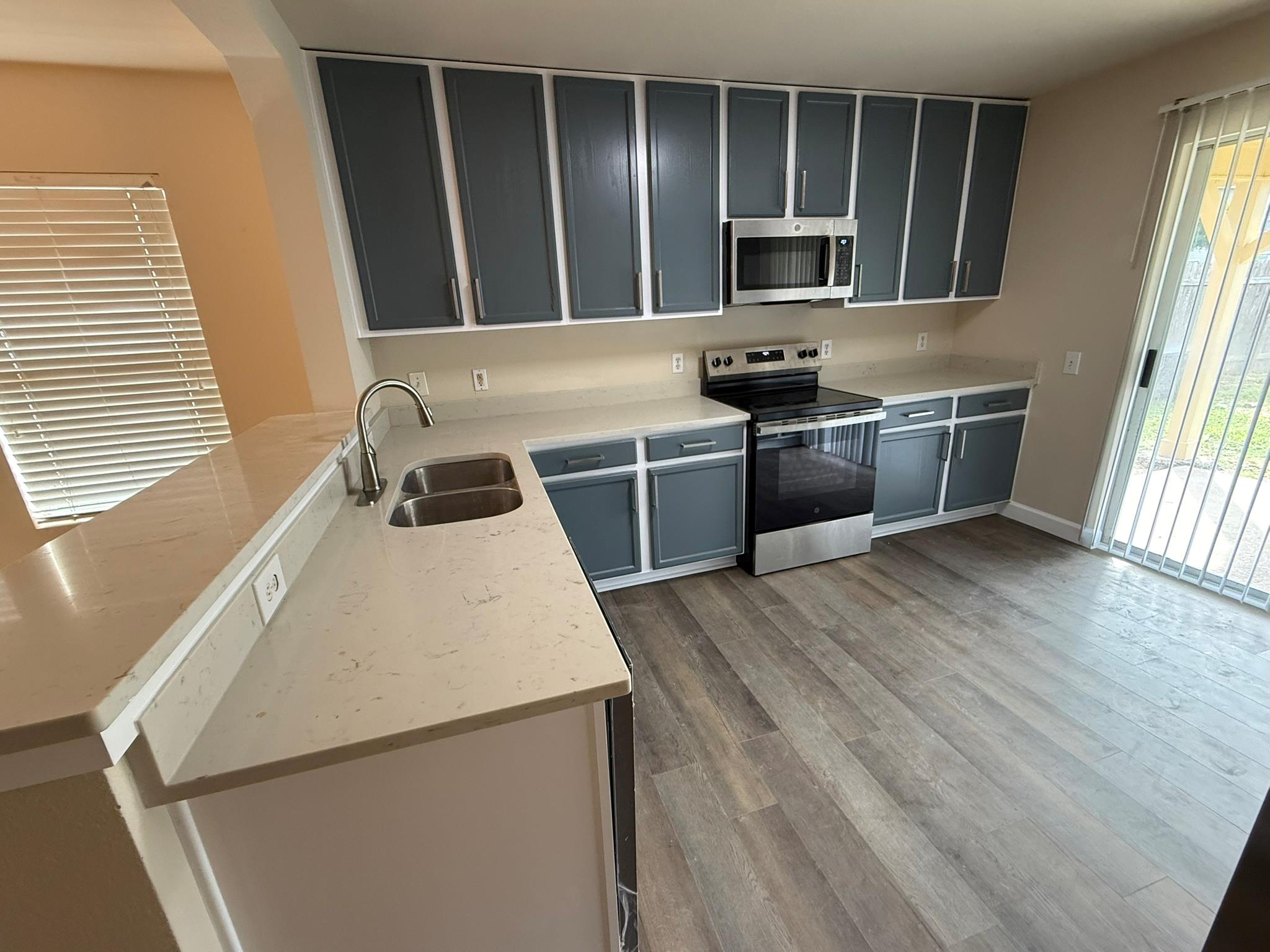 1608 Anise Dr Property Photo 3