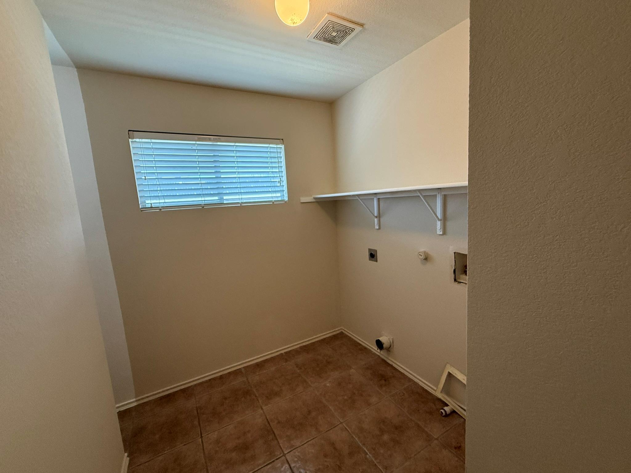 1608 Anise Dr Property Photo 8