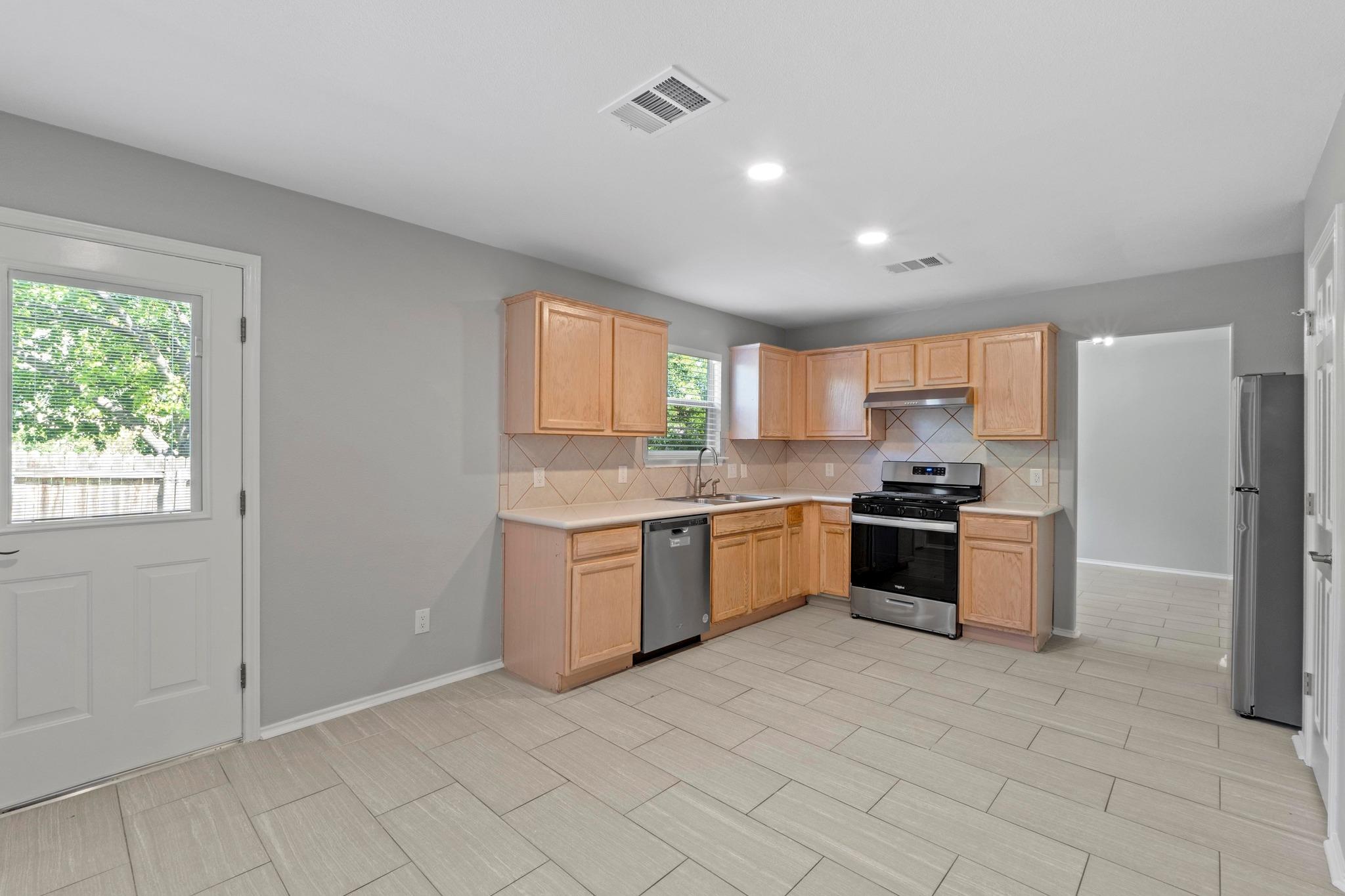 12708 Collindale Cv Property Photo 7