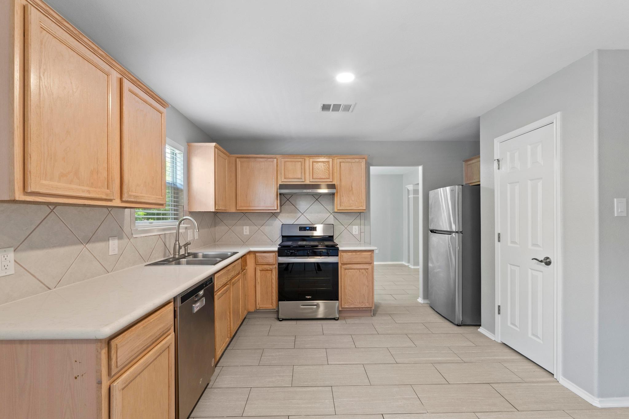 12708 Collindale Cv Property Photo 8