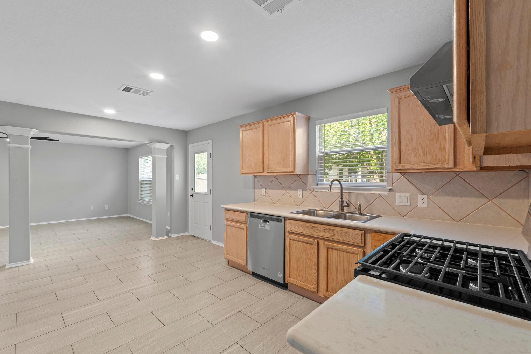 12708 Collindale Cv Property Photo 9