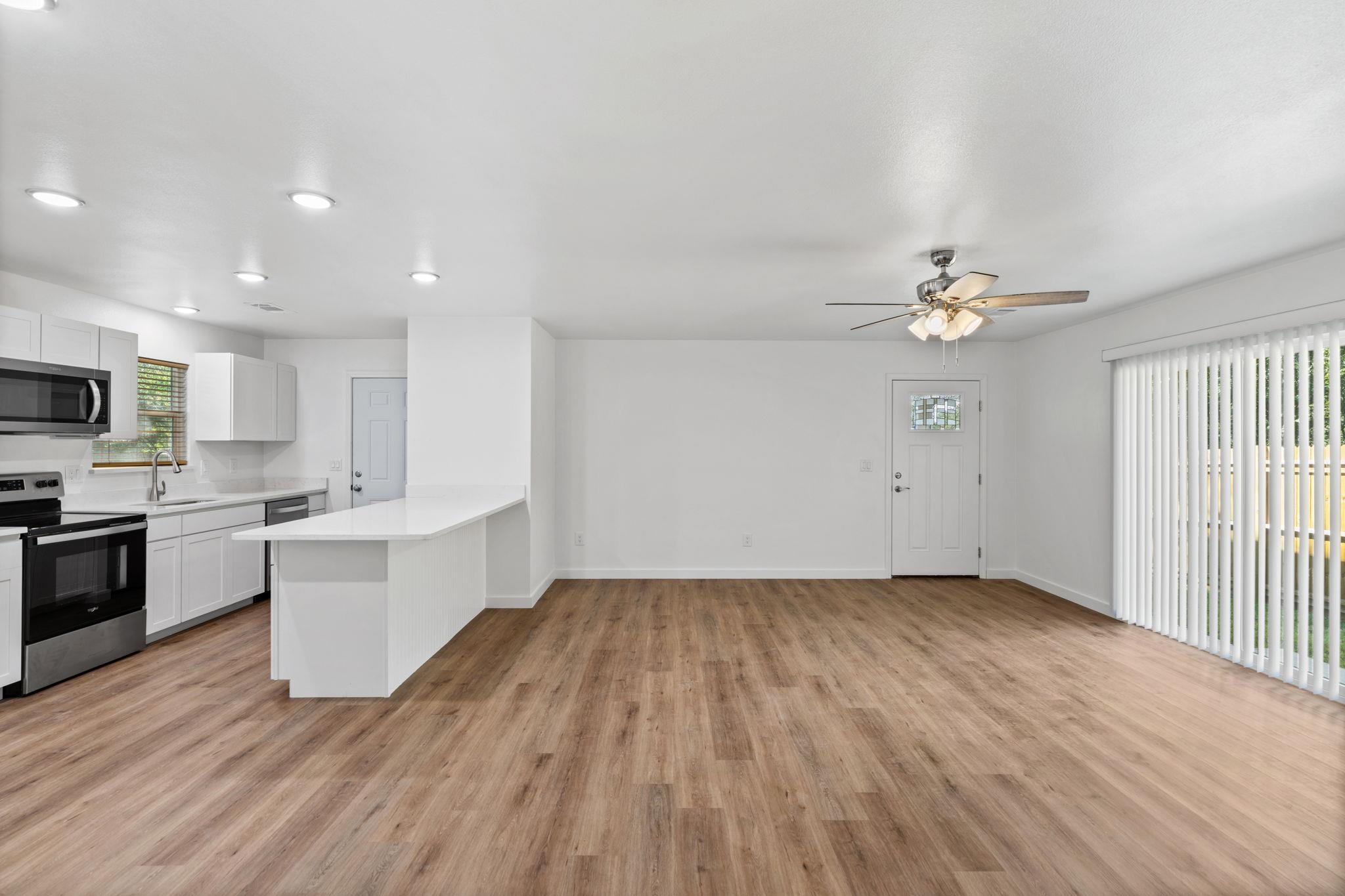 1653 Navajo Trl Property Photo 8