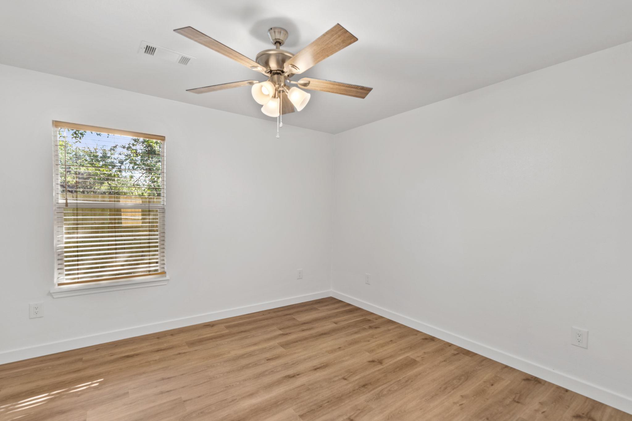 1653 Navajo Trl Property Photo 18