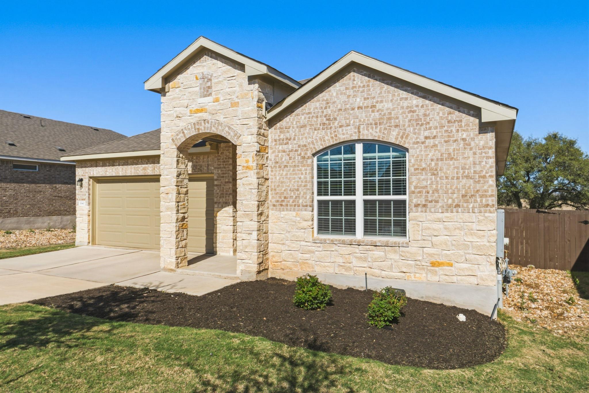 1640 Flying Horseshoe Bnd Property Photo 1