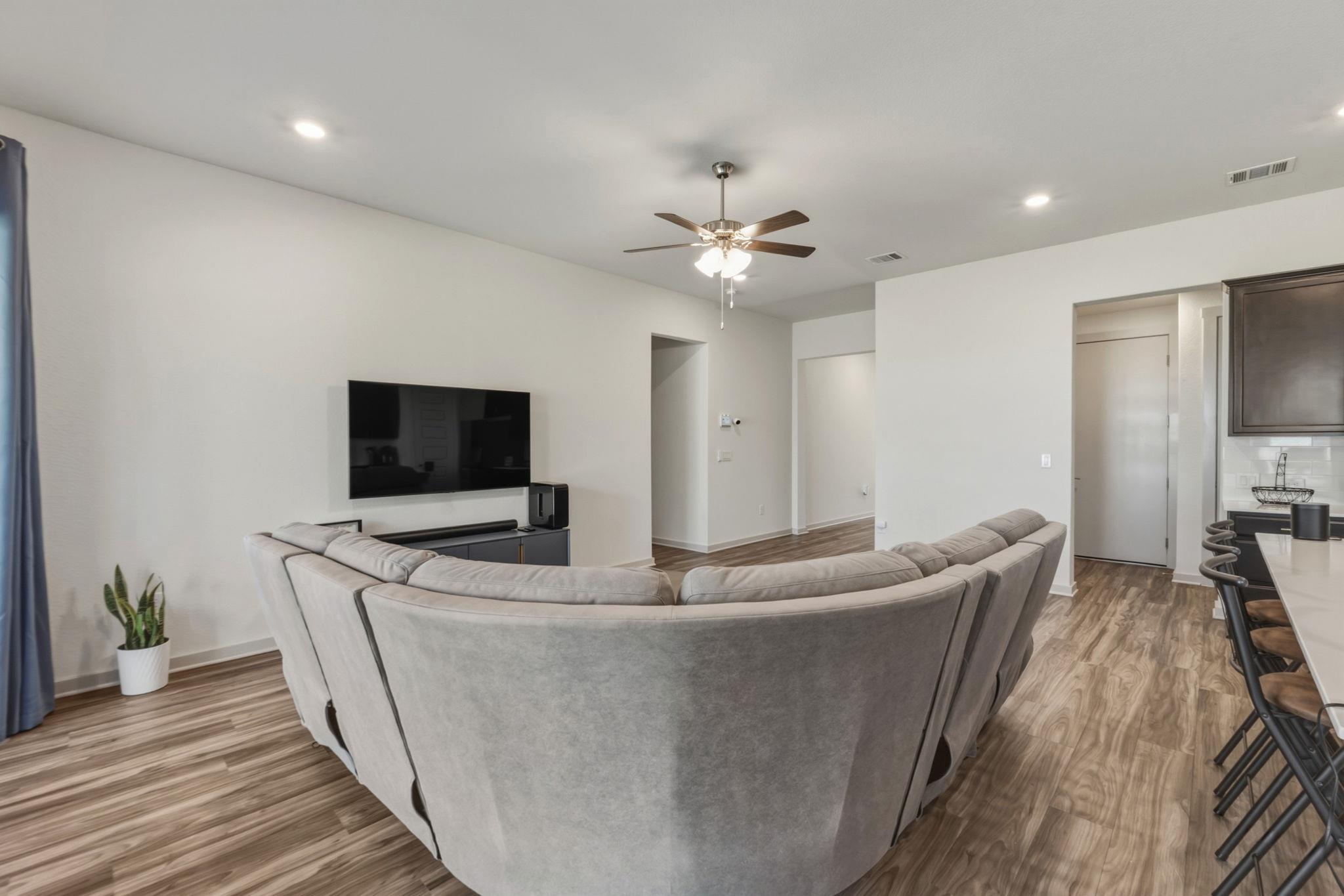 1640 Flying Horseshoe Bnd Property Photo 6