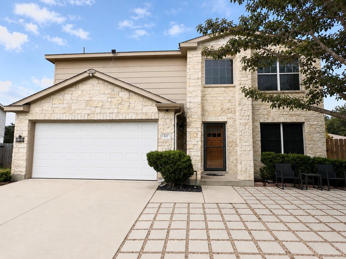 817 Tapestry Cv Property Photo 3
