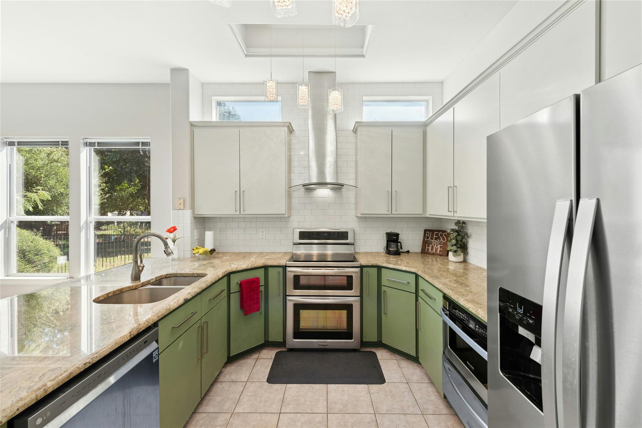 106 Waterlily Ln Property Photo 16