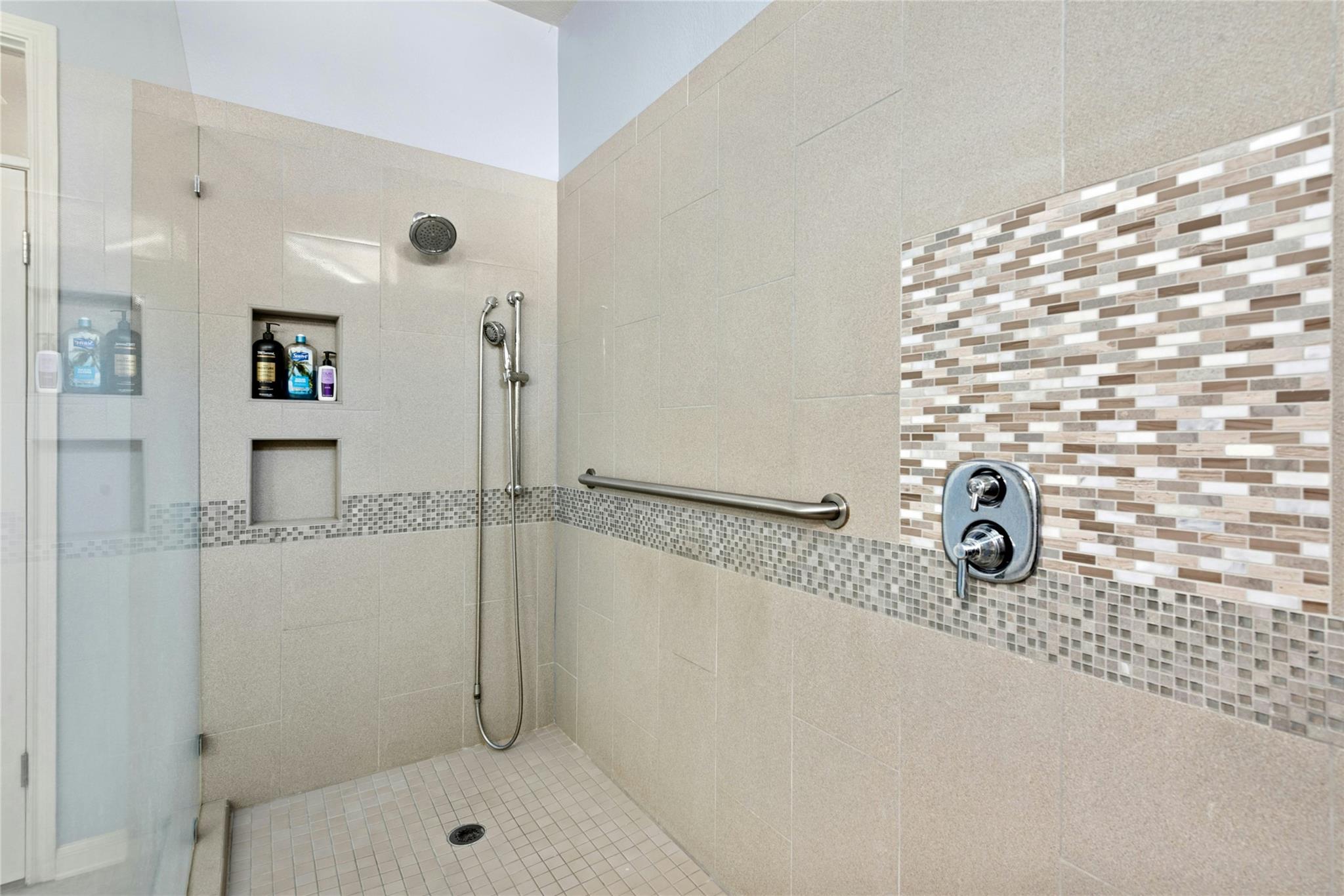 106 Waterlily Ln Property Photo 25