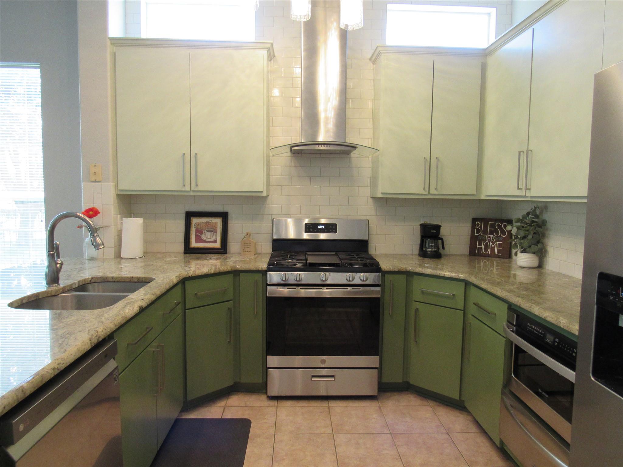 106 Waterlily Ln Property Photo 38