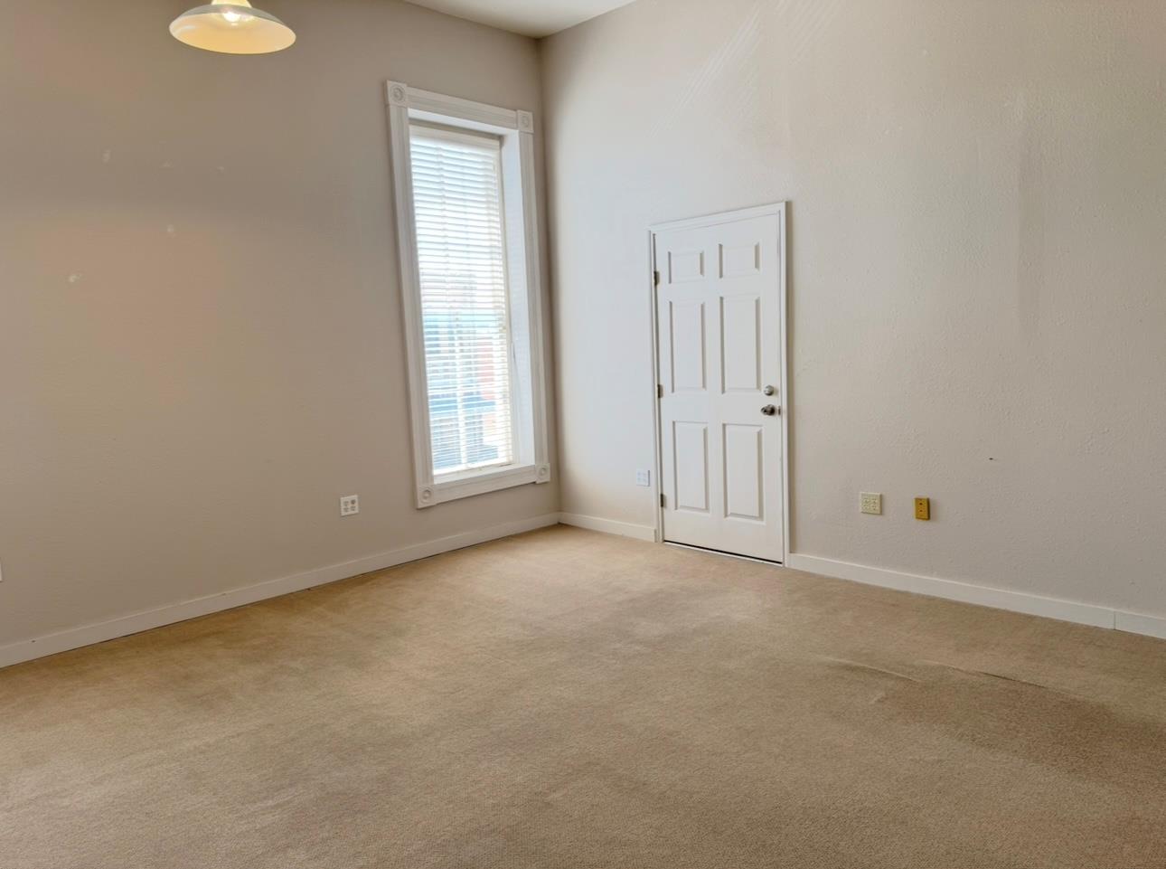 2 Depot Sq #b Property Photo 3