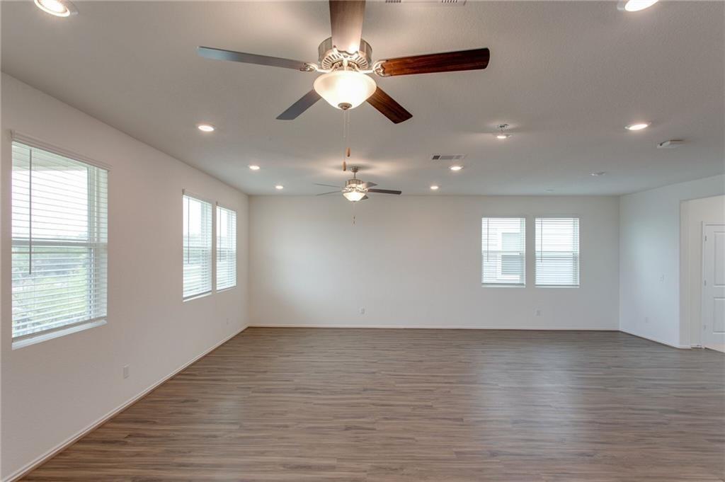 224 Montauk Loop Property Photo 7