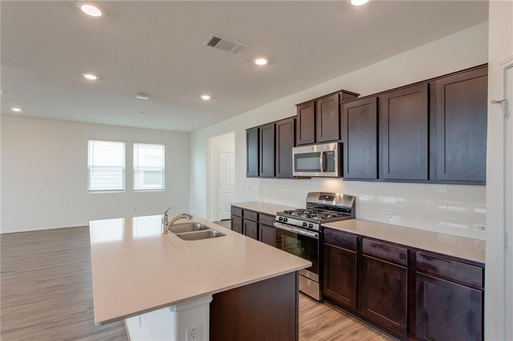 224 Montauk Loop Property Photo 13