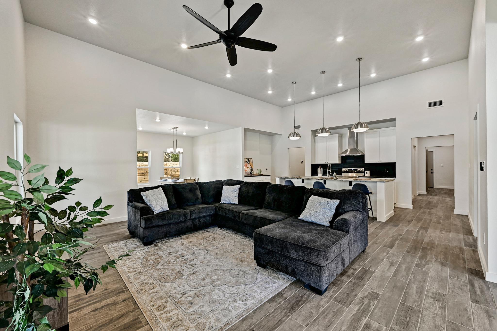 36 Summertime Cir Property Photo 8
