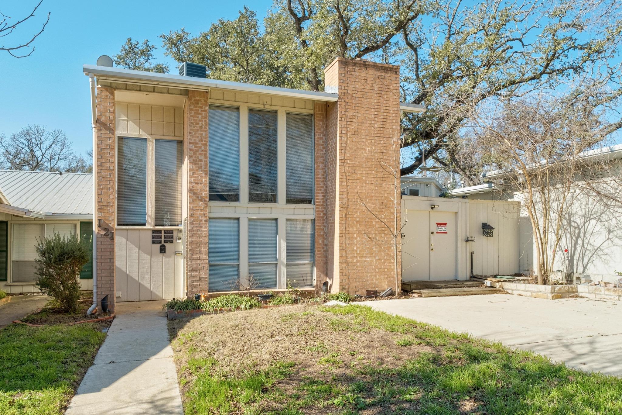 121 Scott St Property Photo