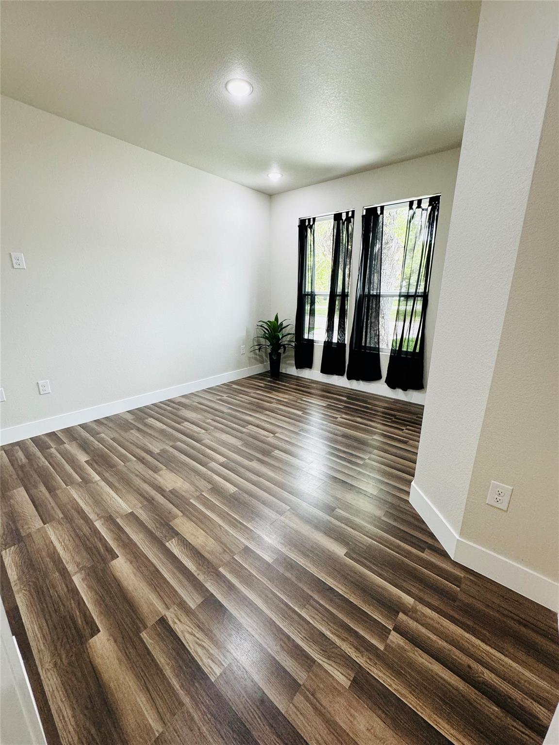 205 Third St Property Photo 9