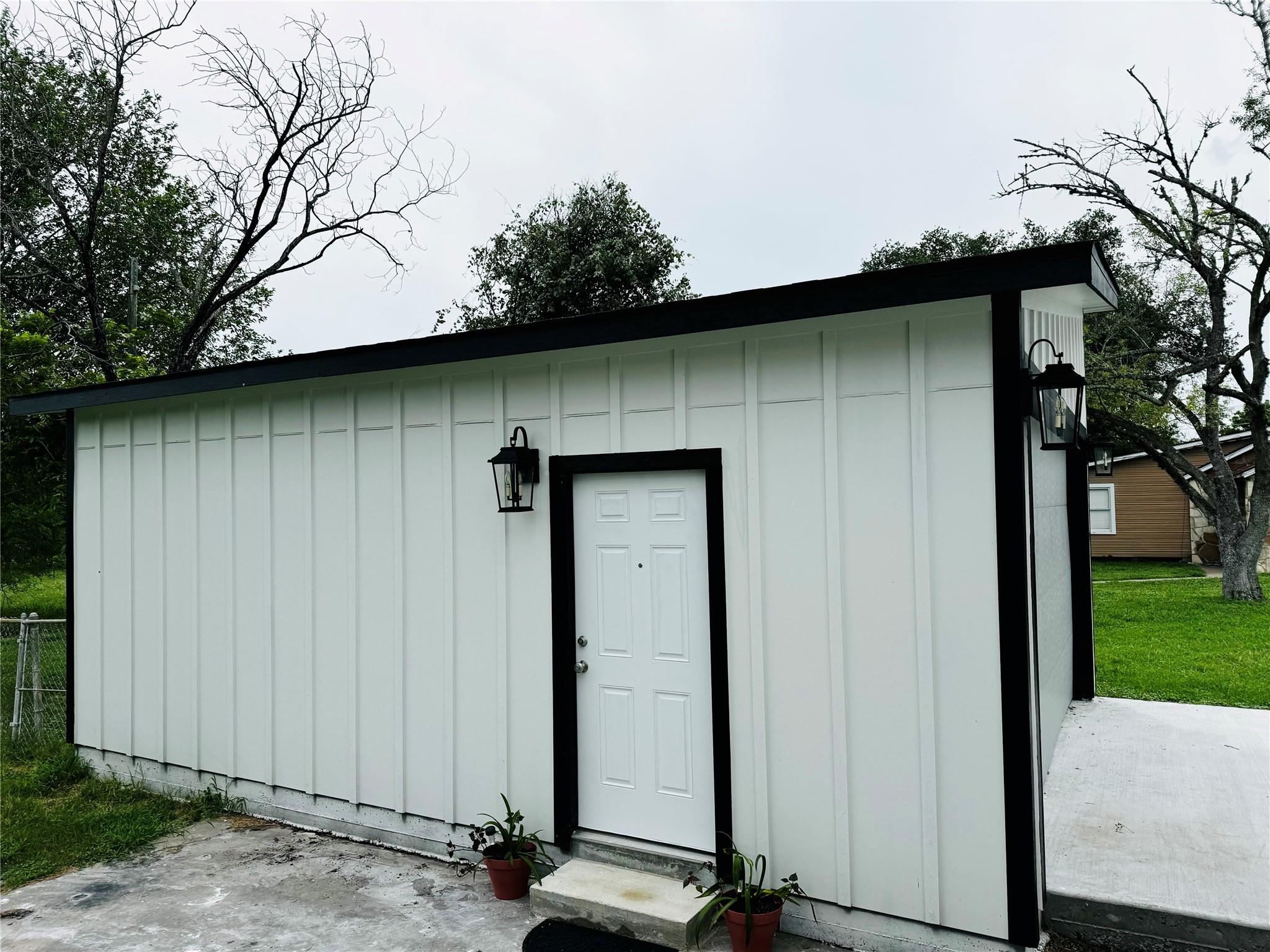 205 Third St Property Photo 17