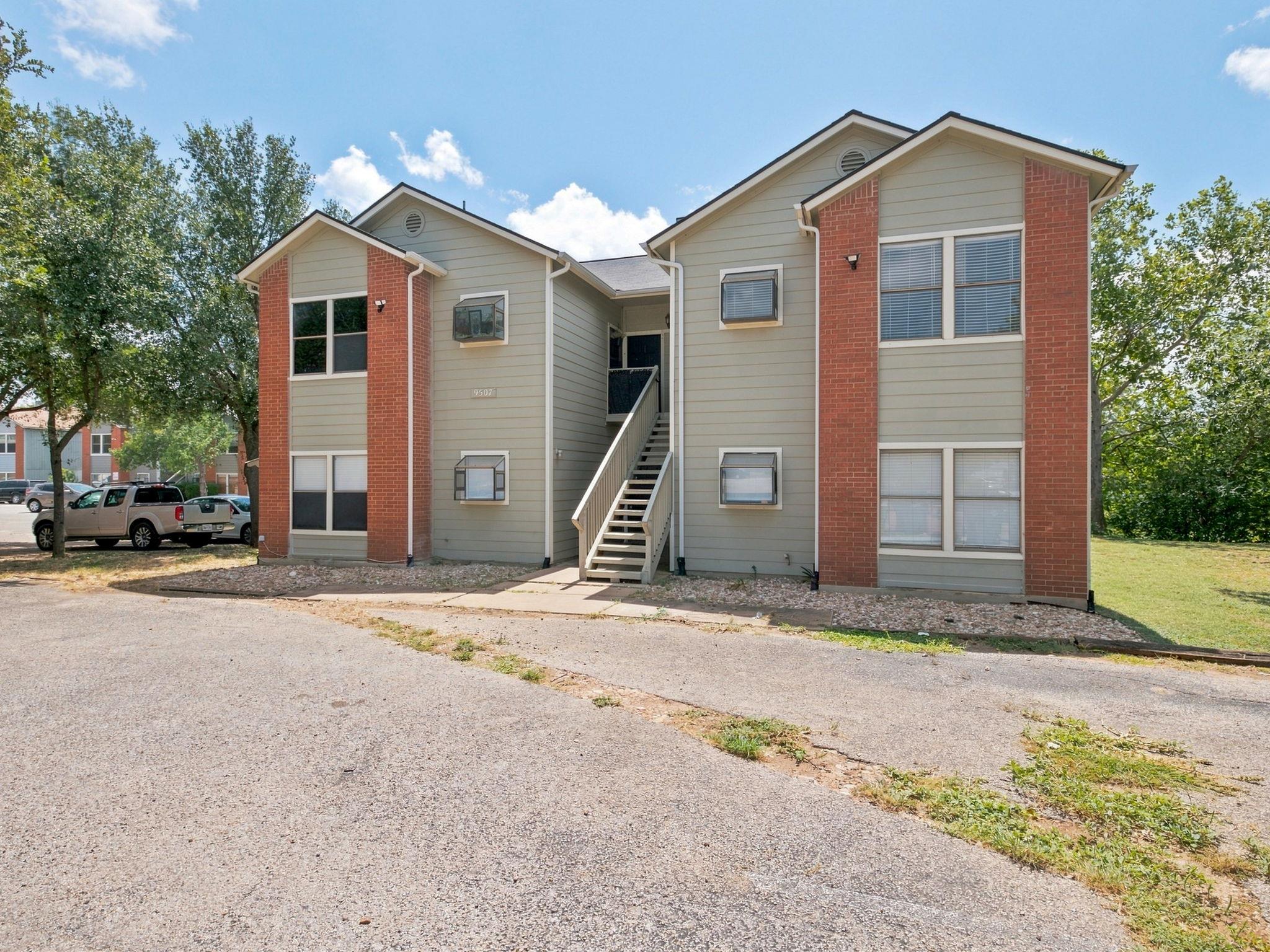 9507 Kempler Dr #d Property Photo 2