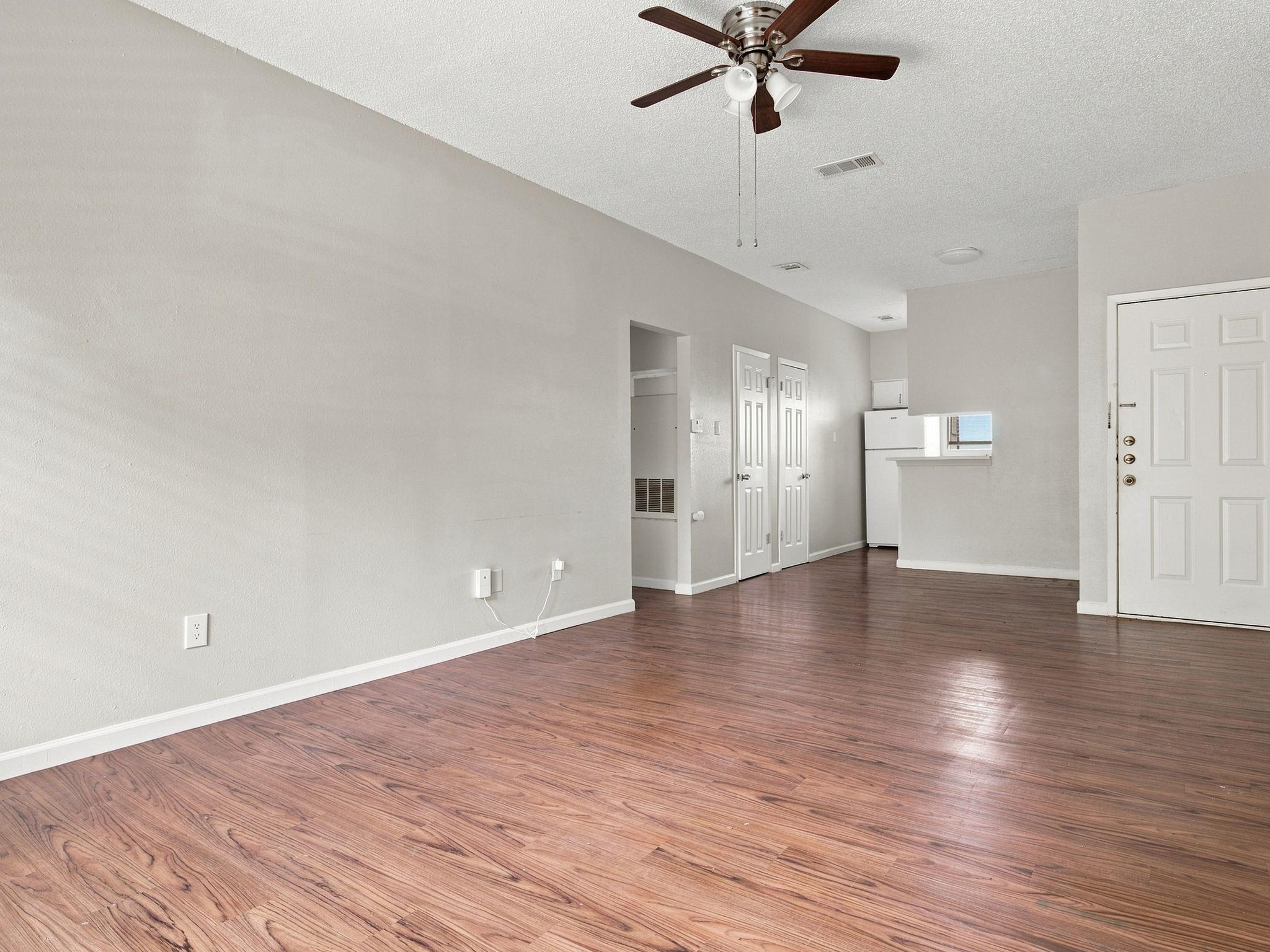 9507 Kempler Dr #d Property Photo 4
