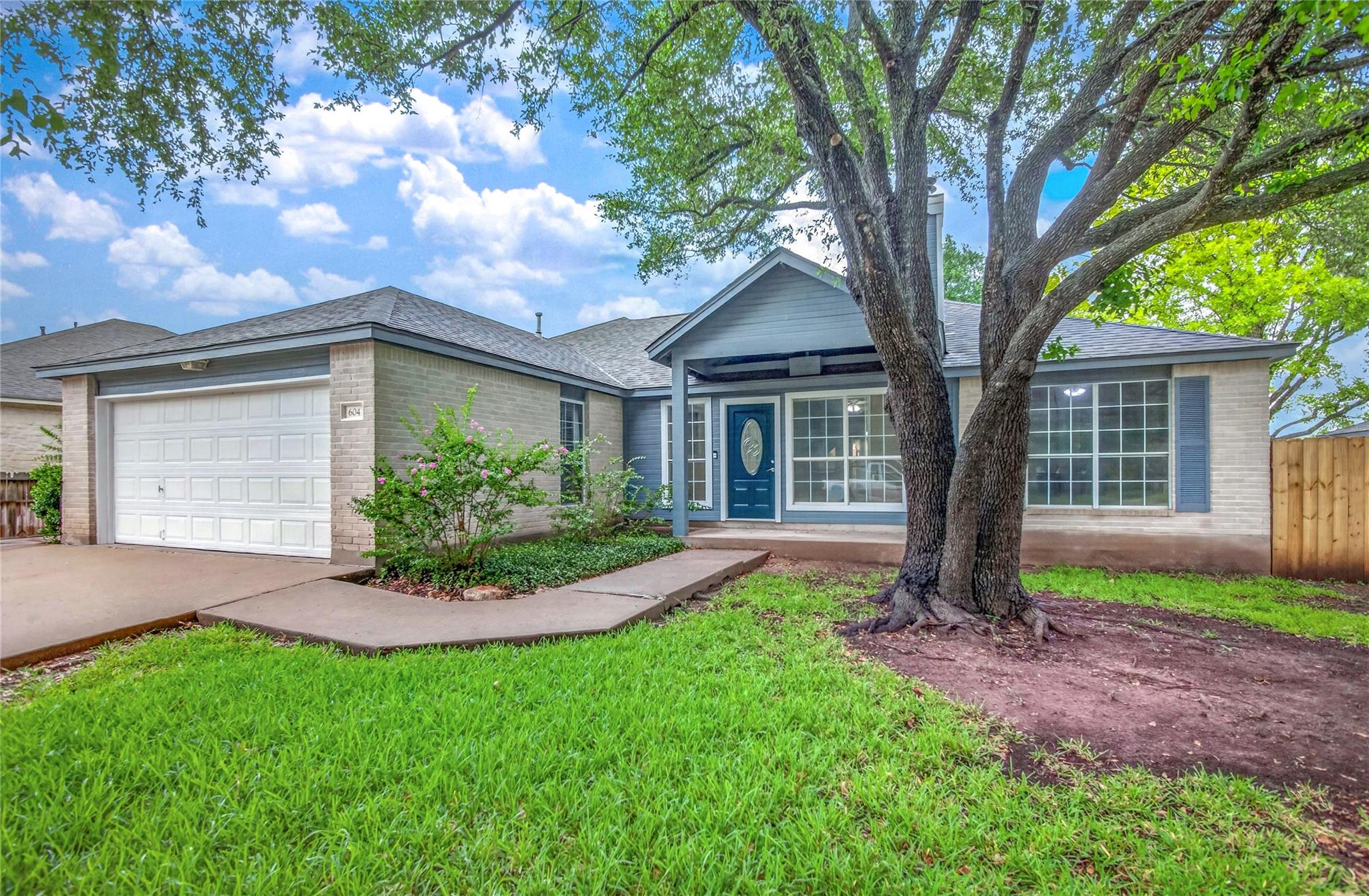 604 Greenslope Cir Property Photo 1