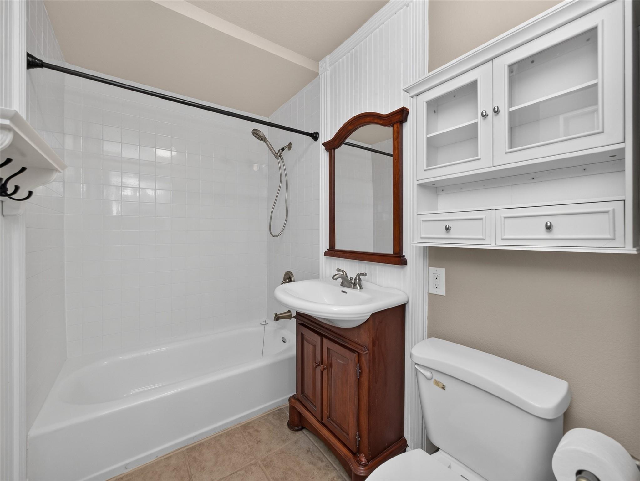 604 Greenslope Cir Property Photo 15