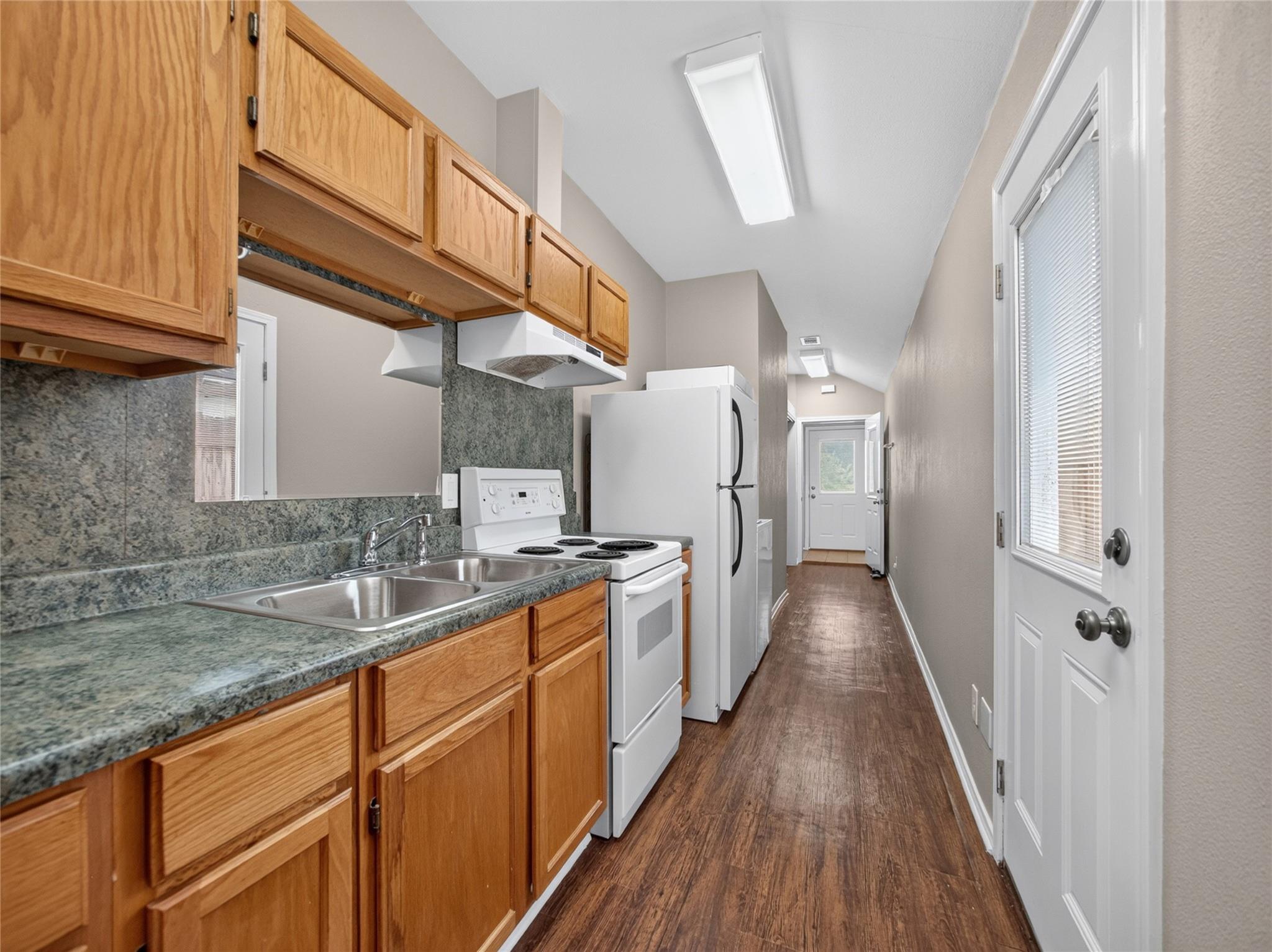 604 Greenslope Cir Property Photo 25