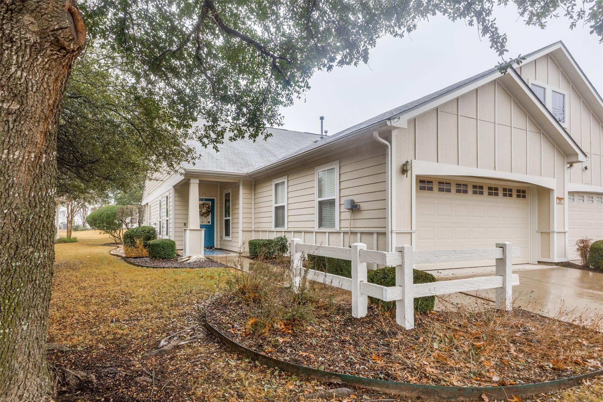 206 Bonham Loop Property Photo 2