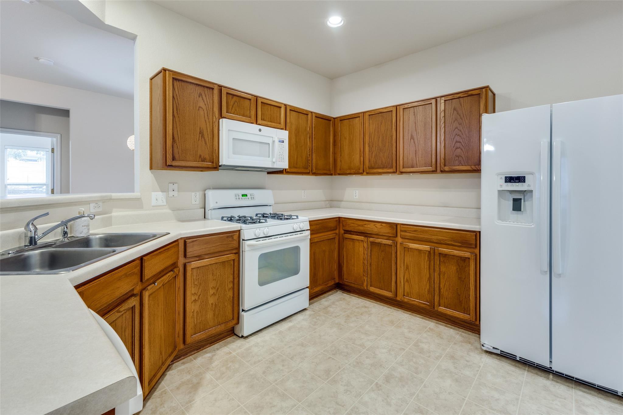 206 Bonham Loop Property Photo 4