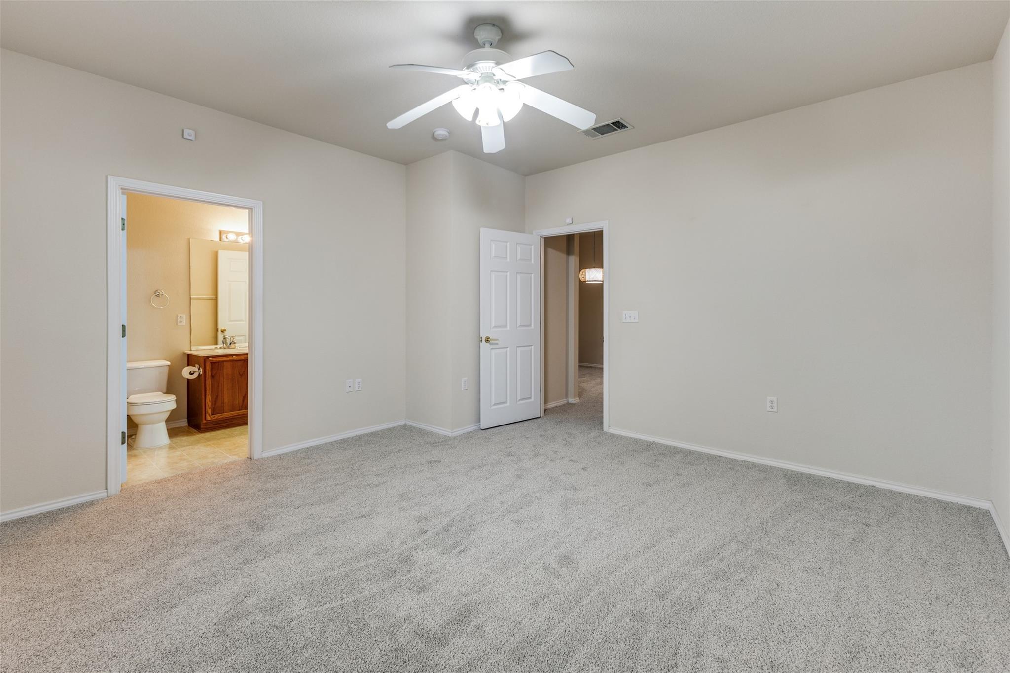 206 Bonham Loop Property Photo 9