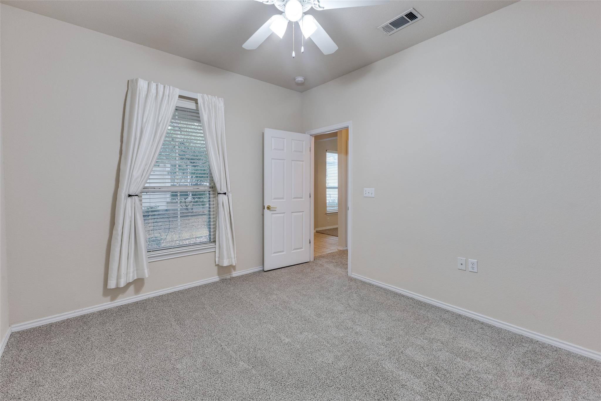 206 Bonham Loop Property Photo 13