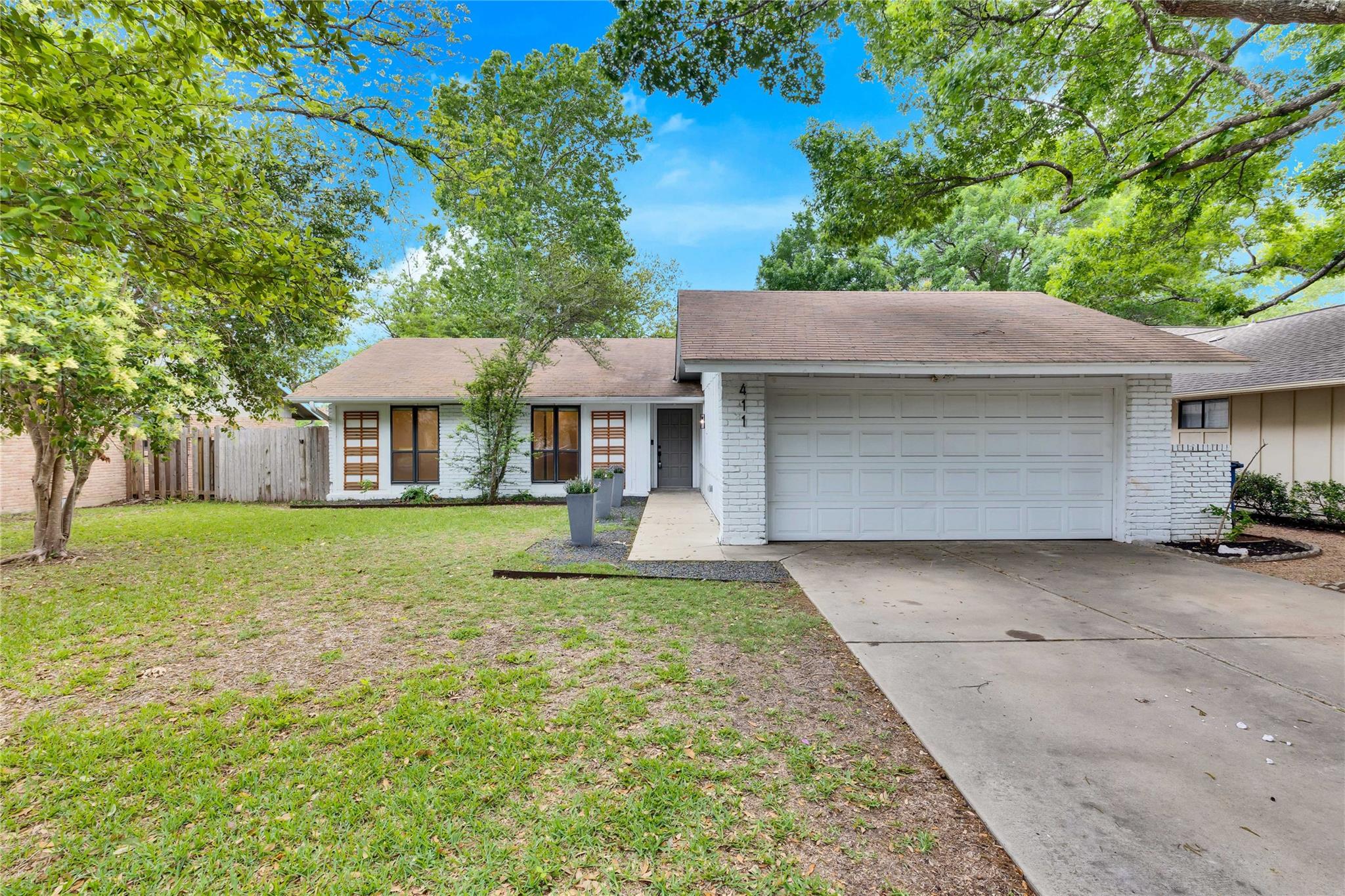 411 Chihuahua Trl Property Photo 1