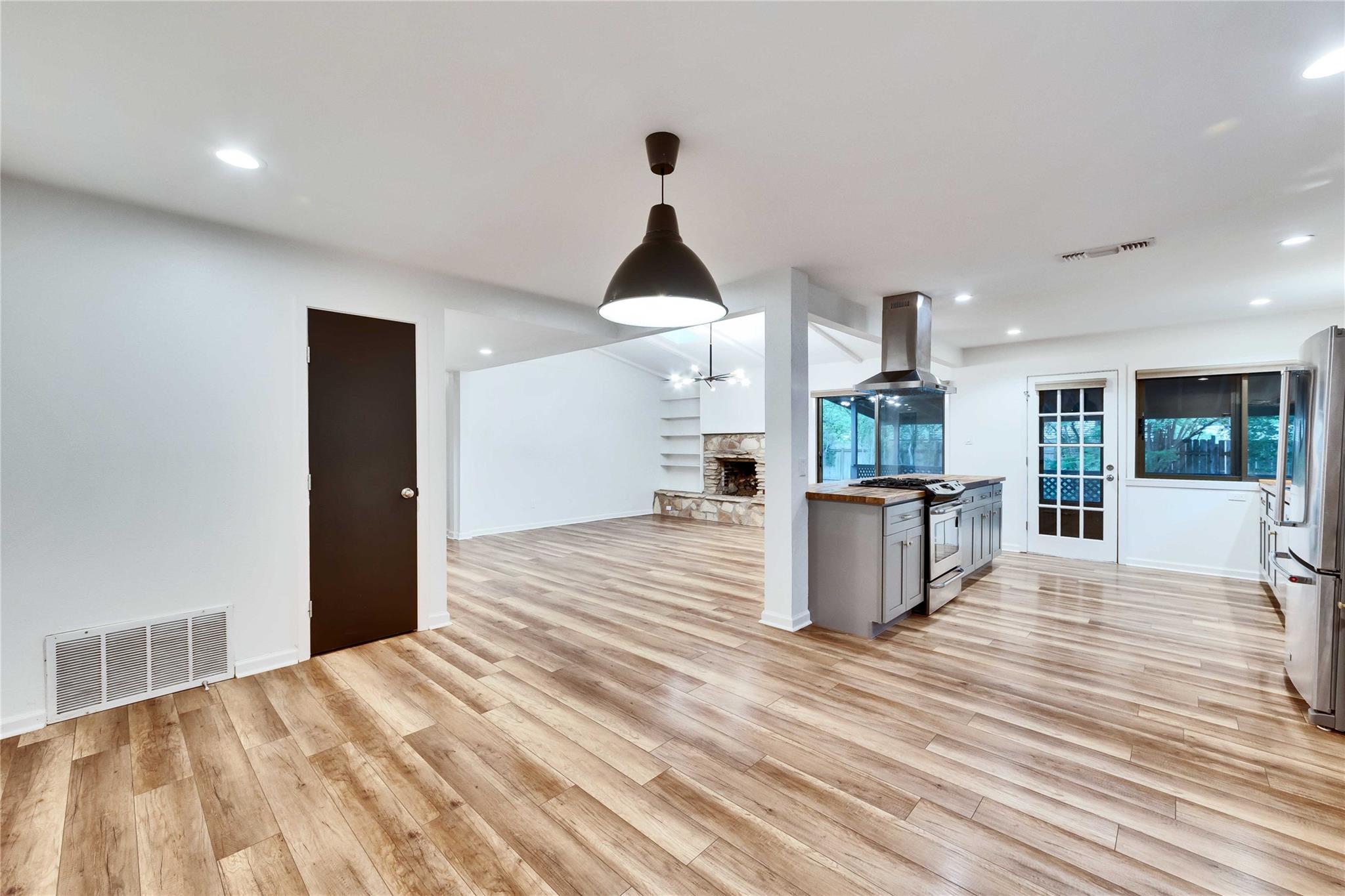 411 Chihuahua Trl Property Photo 7