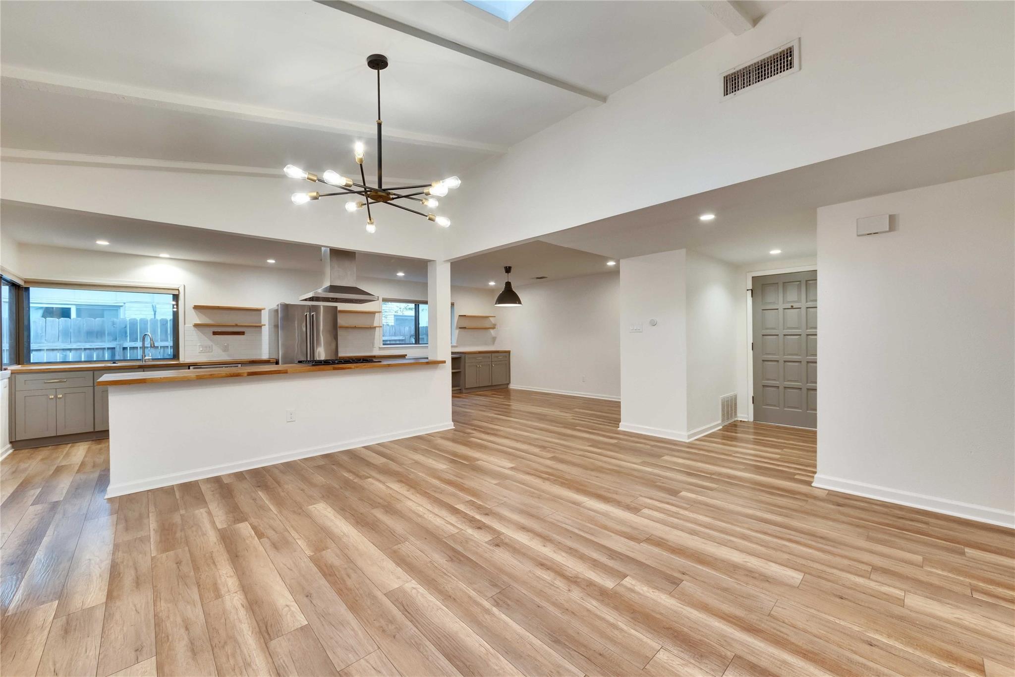 411 Chihuahua Trl Property Photo 8