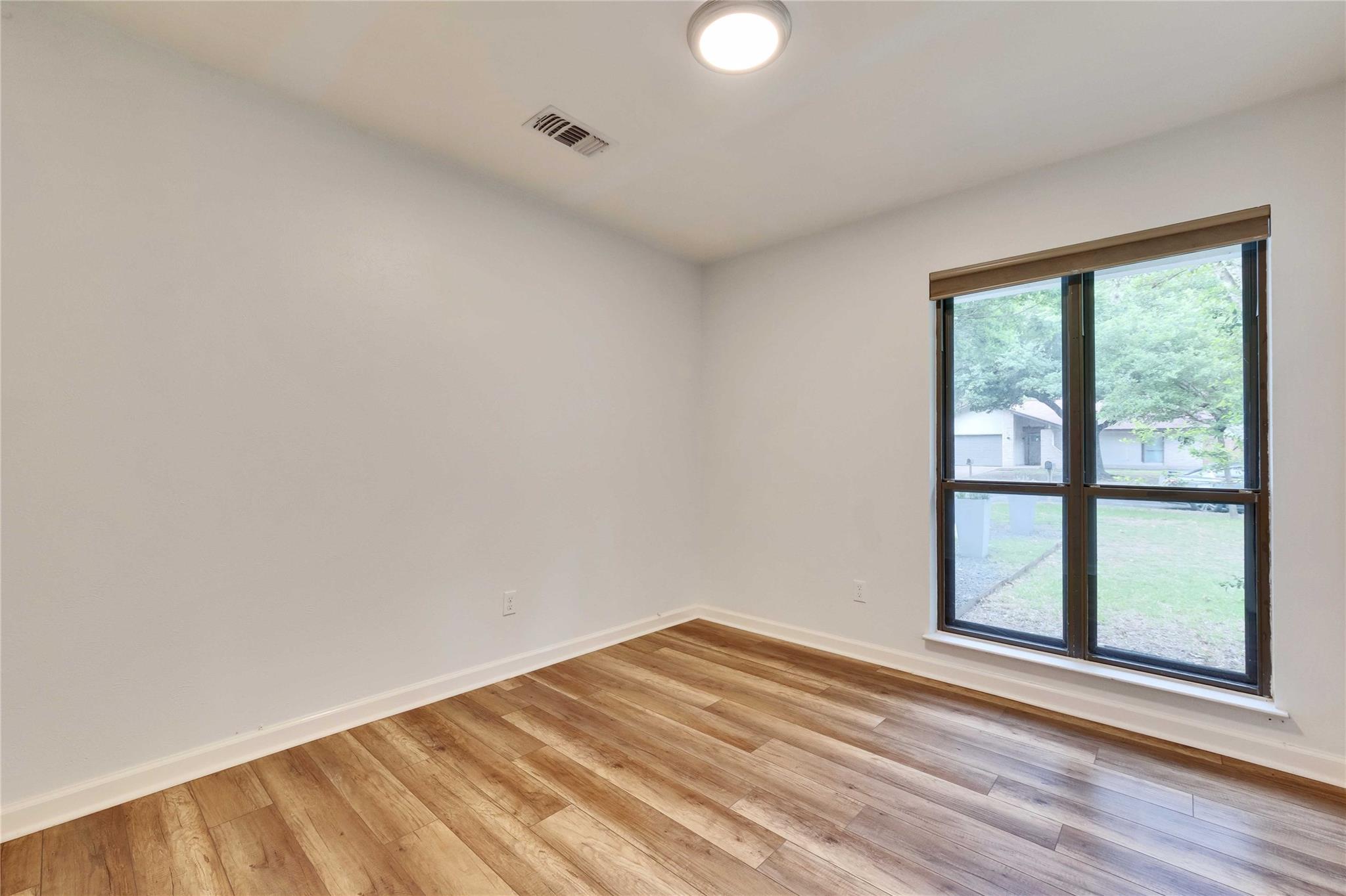 411 Chihuahua Trl Property Photo 16
