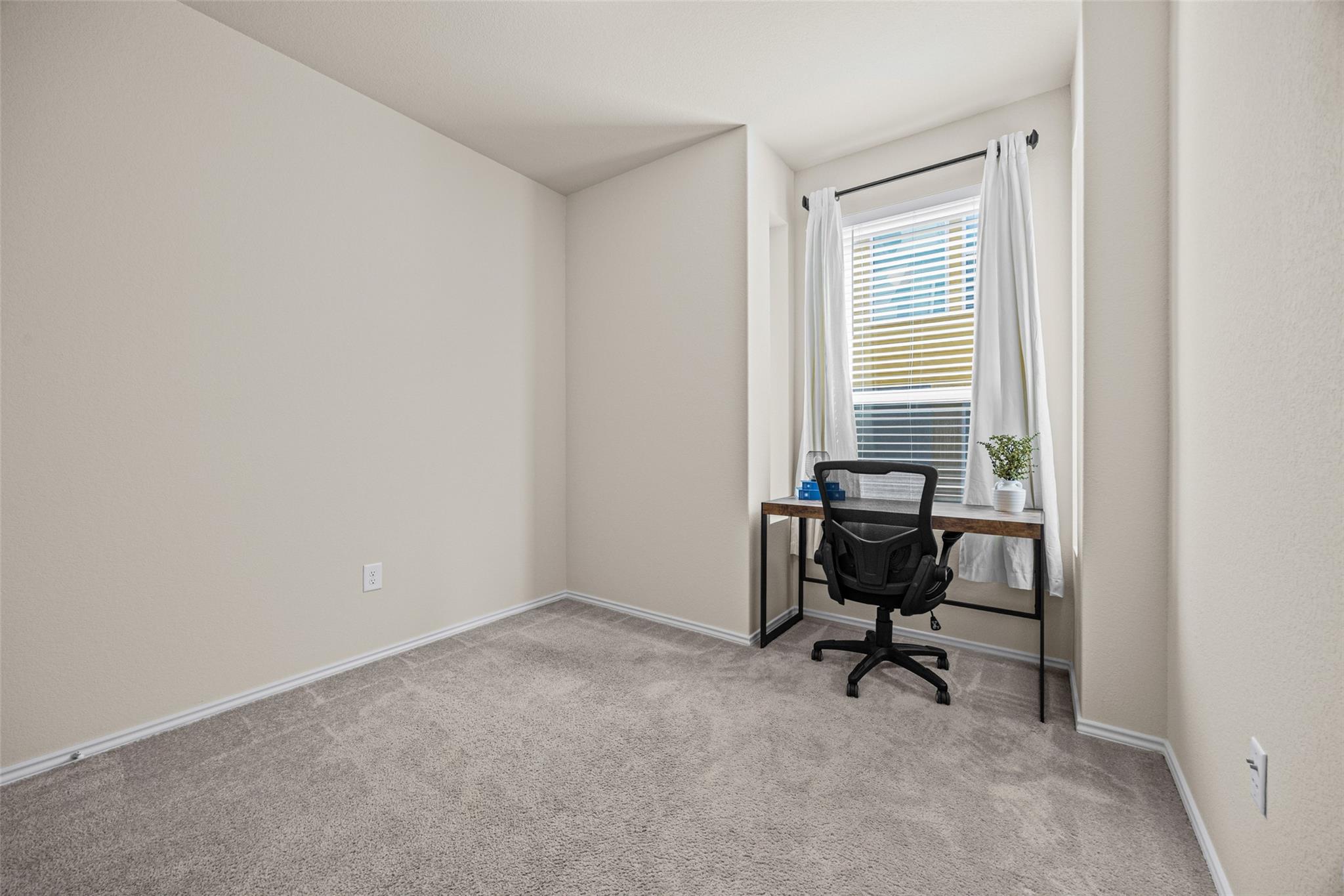 4321 Stromquist St Property Photo 5