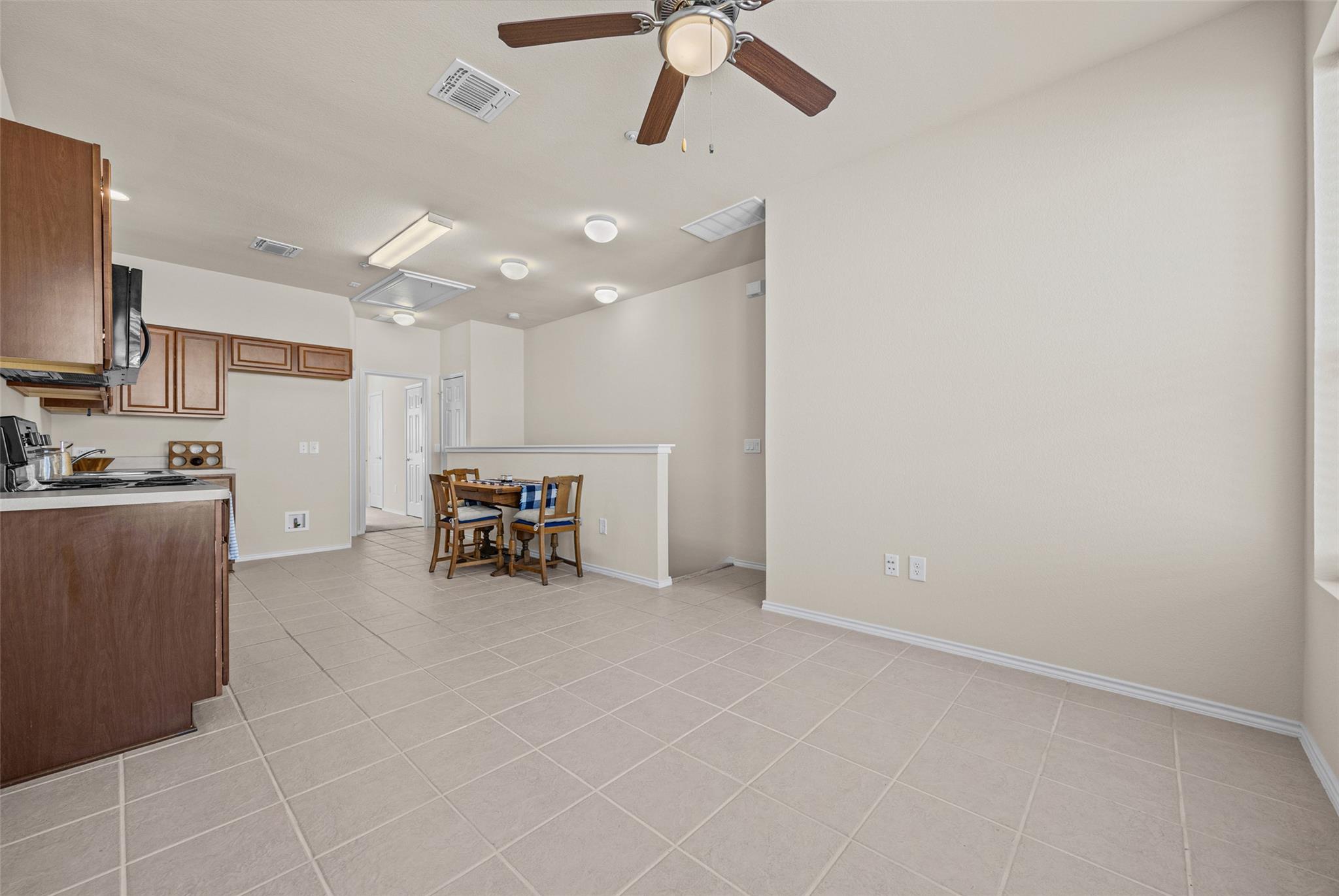 4321 Stromquist St Property Photo 10
