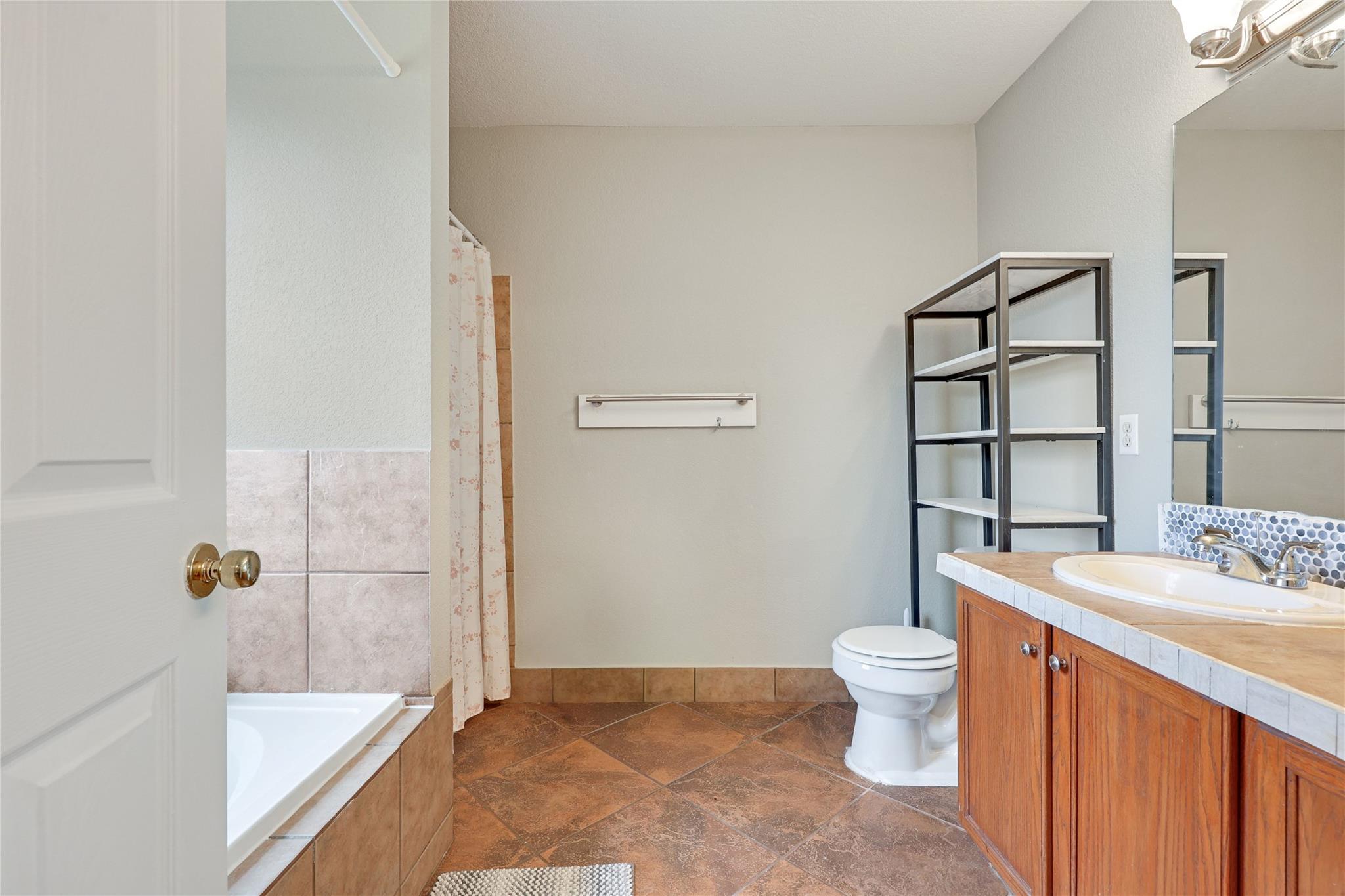 3800 Hickox Dr Property Photo 30