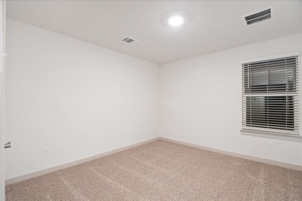 224 Fairfax Ave Property Photo 11